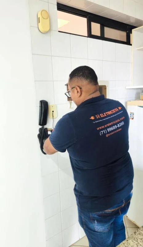 instalação de interruptor em parede
