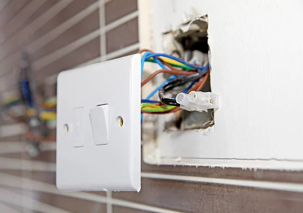 instalação de interruptor em parede